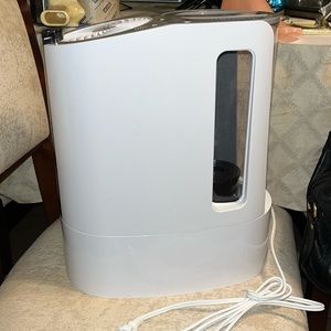 VORNADO Air Ultrasonic White Humidifier